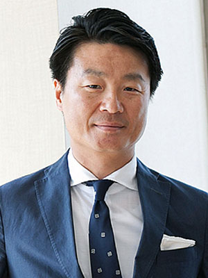 広田 靖治